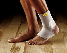 FUTURO™ Comfort Lift Sprunggelenk-Bandage 76582, M (31.8 - 38.1 cm)